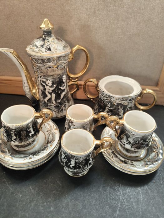 Conjunto de Chá Preto e Dourado - Porcelana