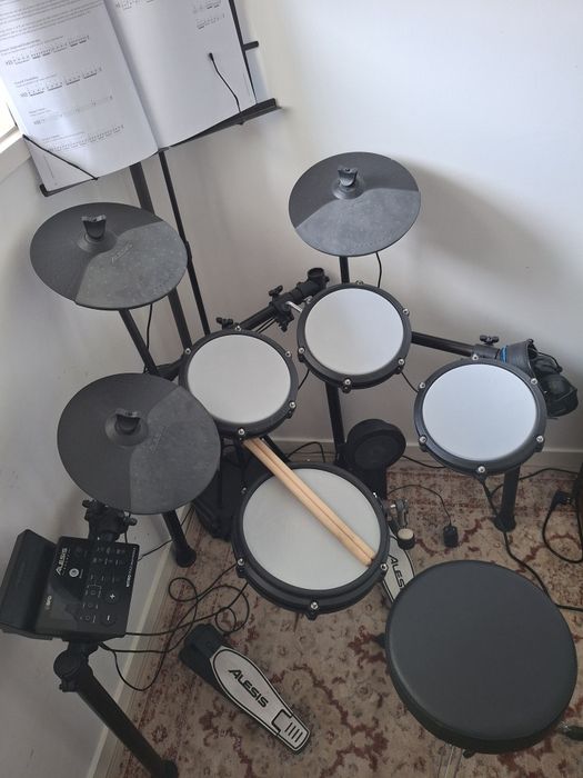 Bateria Electrónica- ALESIS Nitro MAX