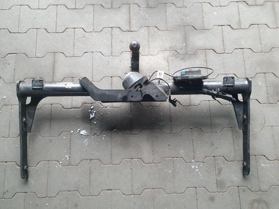 Vw Golf 7 VII Hak holowniczy elektryczny kula gniazdo