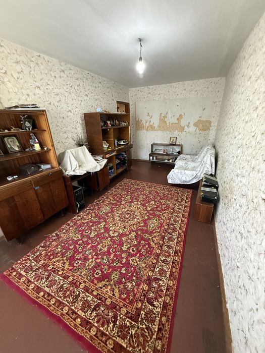 Продам 3-комн квартину на Тире, 3 этаж, не угловая