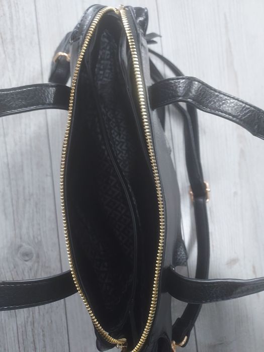 Mała zgrabna torebka