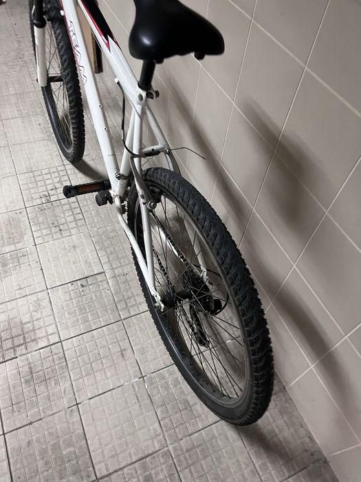 Bicicleta branca