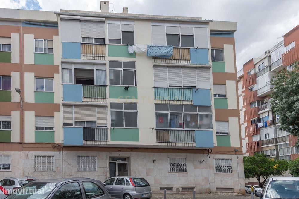 T3 com Vista Monsanto | Conforto e Localização Privilegiada — Águas Livres, Lisboa