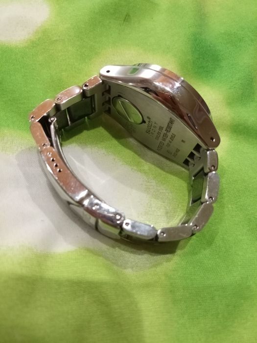 Женские швейцарские часы Swatch