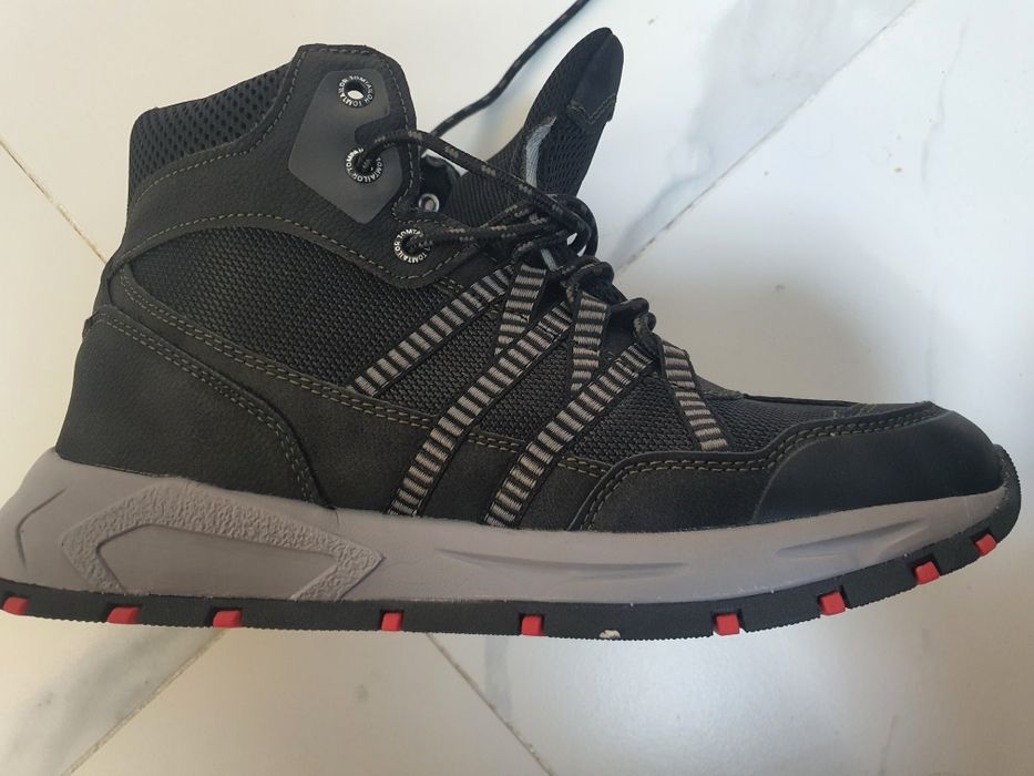 Продам чоловіче зимове взуття