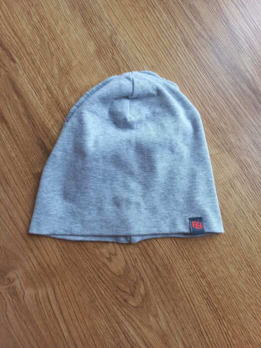 Czapka wiosenna 56 z kotkiem świecącym w ciemności + komin