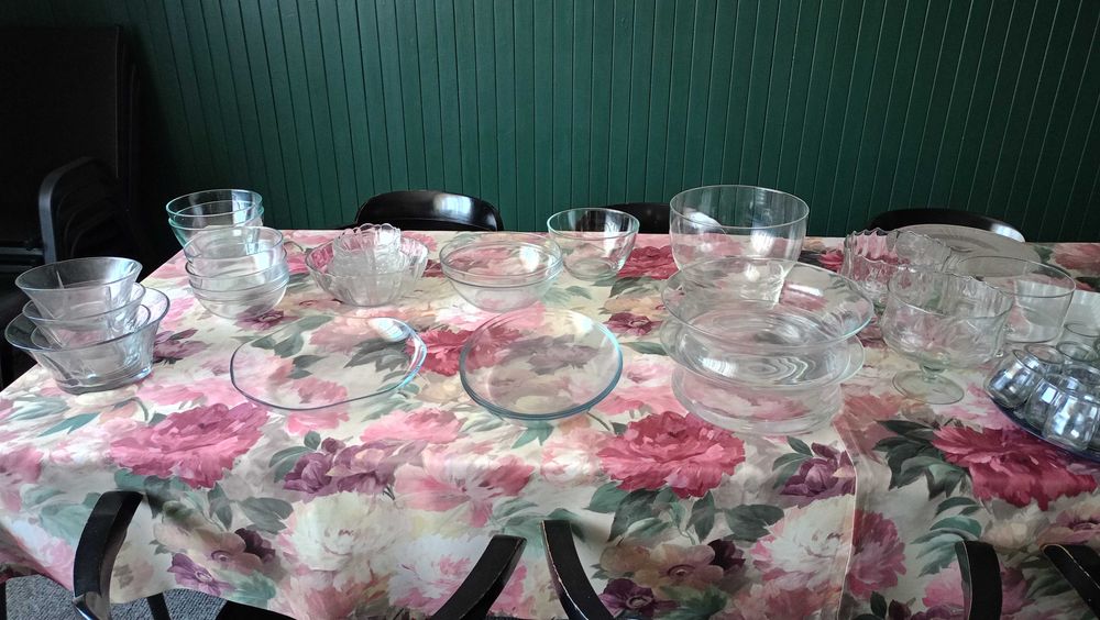 Zastawę stołową sprzedam
