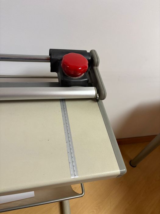 Mesa de corte de papel de grandes formatos