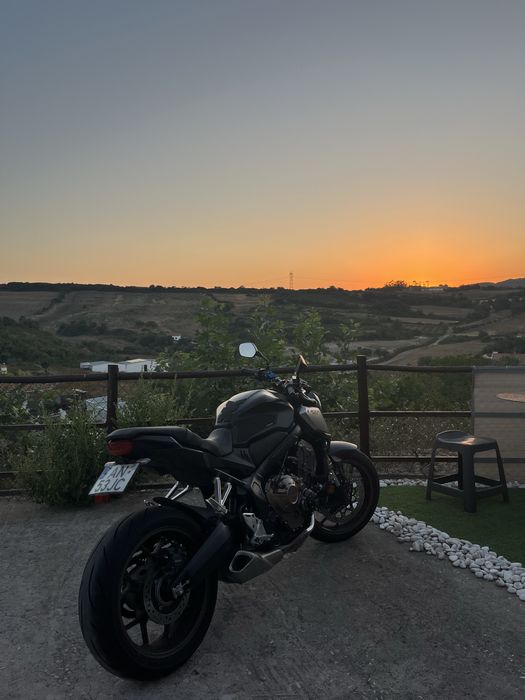 CB650R 2022 (35kw livrete)