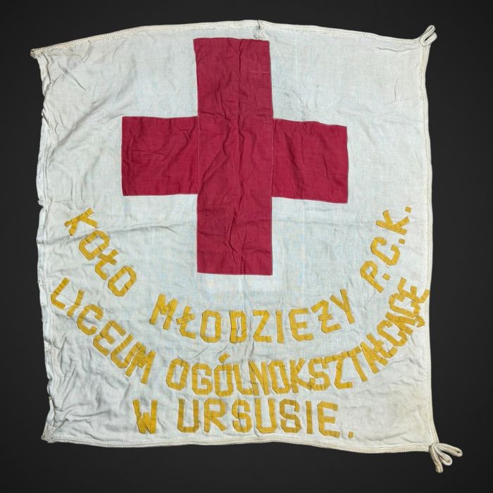 Historyczny sztandar flaga Koła Młodzieży PCK Liceum Ogólnokształcącego w Ursusie B6/092230