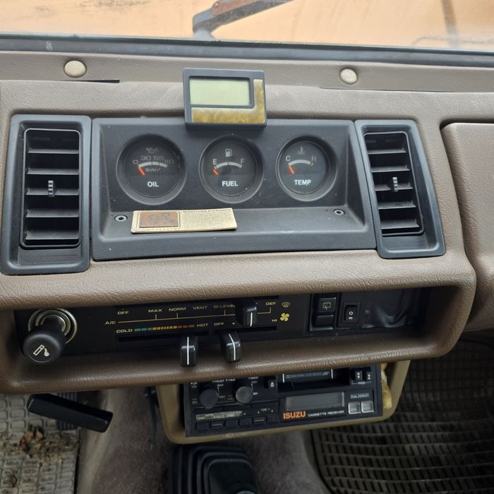 Isuzu troper 2.6 benzyna