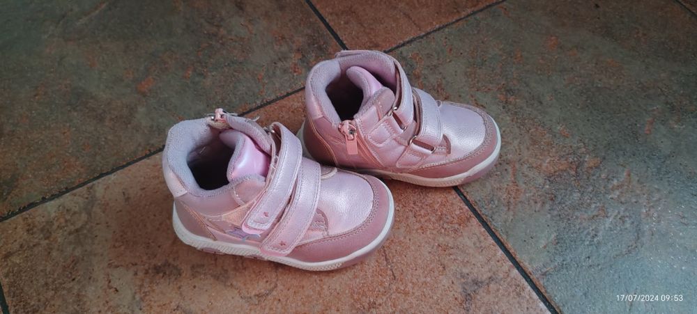 Buty zimowe róż. 23