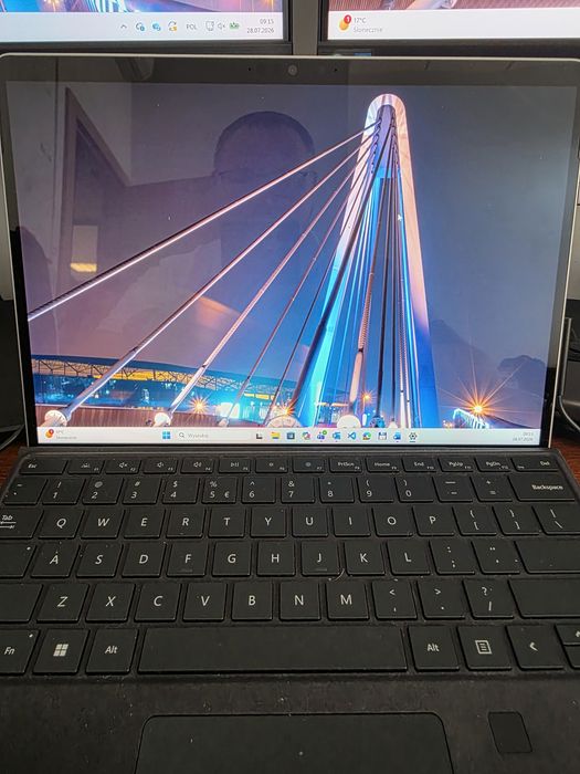 Surface pro 8 Intel core i5-1145G7/16GB RAM/1TB/LTE/W11P