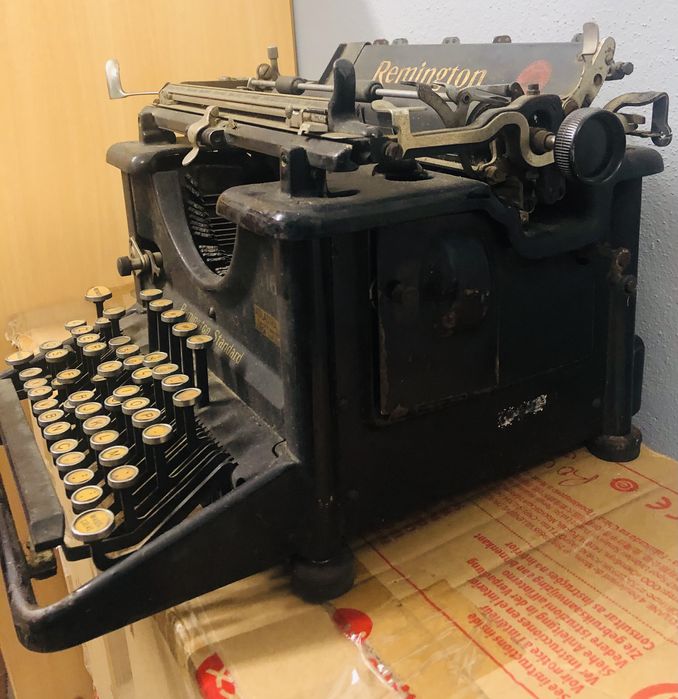 Máquina de escrever Remington, modelo 16