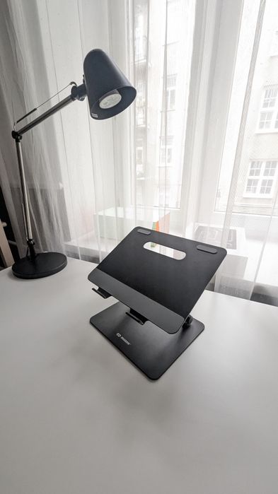 Aluminiowy stojak na laptopa Nillkin