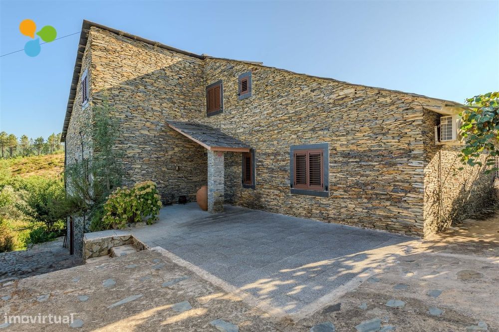 Propriedade com moradia  - Cortes do Meio