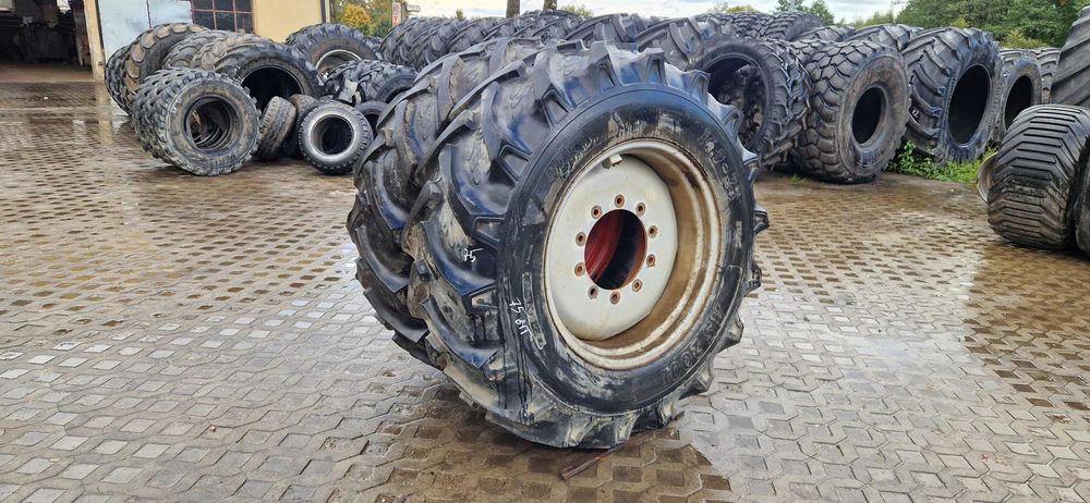 koła 16.9-28 16.9r28 420/85r28 BKT 70% JCB 4CX bez napraw