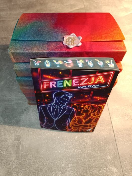 "Frenezja" K.M. Dyga barwione brzegi