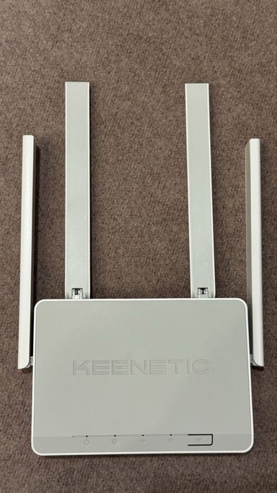 Роутер Keenetic Speedster з адаптером живлення