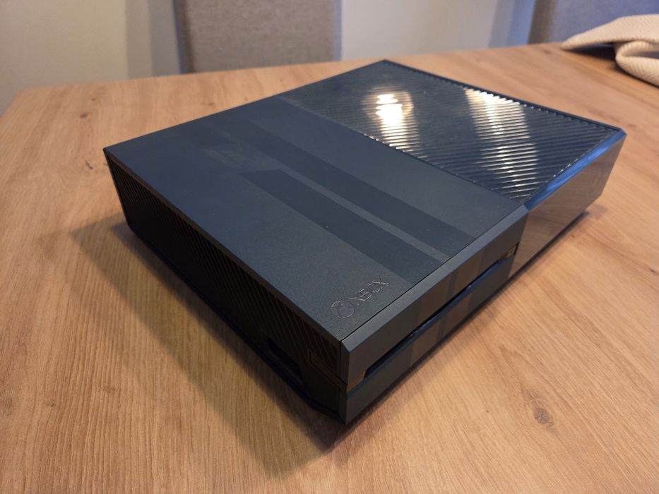 Xbox One Forza Motorsport 6 Limited Edition 1TB - Como Nova