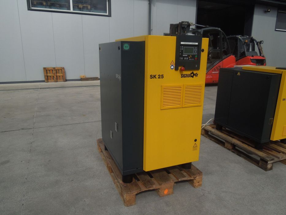 Sprężarka śrubowa KAESER SK25 SFC maszyna z falownikiem