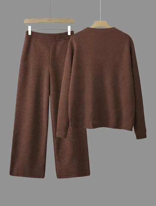 Жіночий костюм ( кофта + штани ).