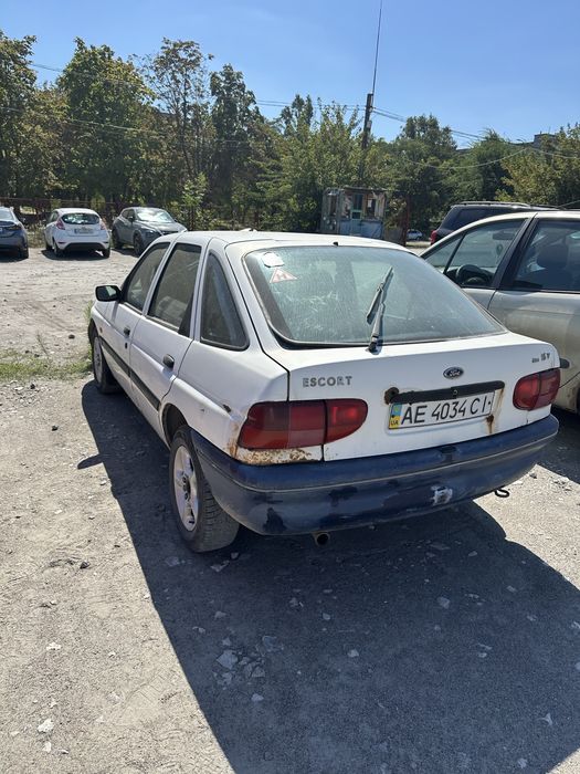 Продам Форд Эскорт