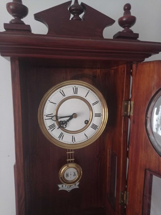 Zegar wiszący skrzynia