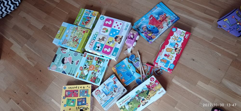 Duzy zestaw zabawek gier  puzzli  Pucio Czczu