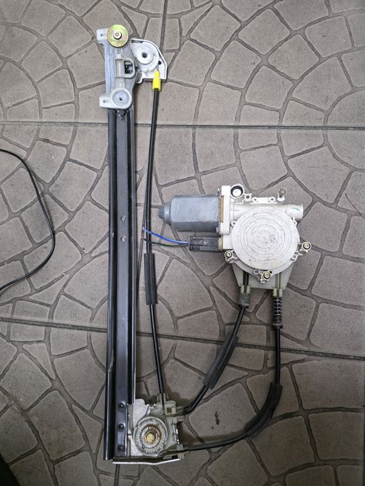 Продаю електр.склопідйомник задній в ліву дверку Седан