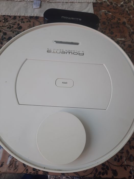 Миючий робот пилосос Rowenta 75