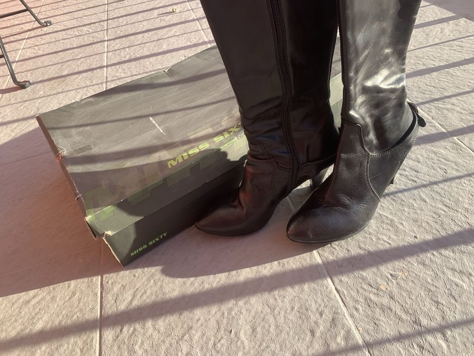 Botas pele salto alto  37