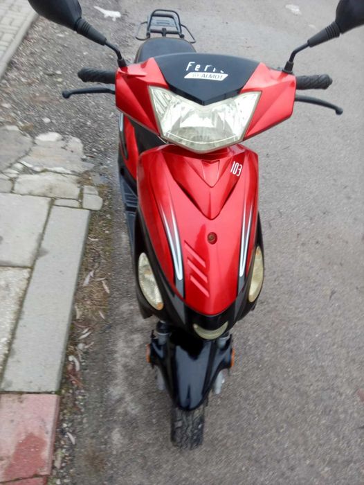 Skuter 2T ładny , zadbany