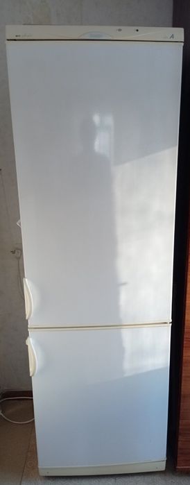 Холодильник Snaige 2-х камерний