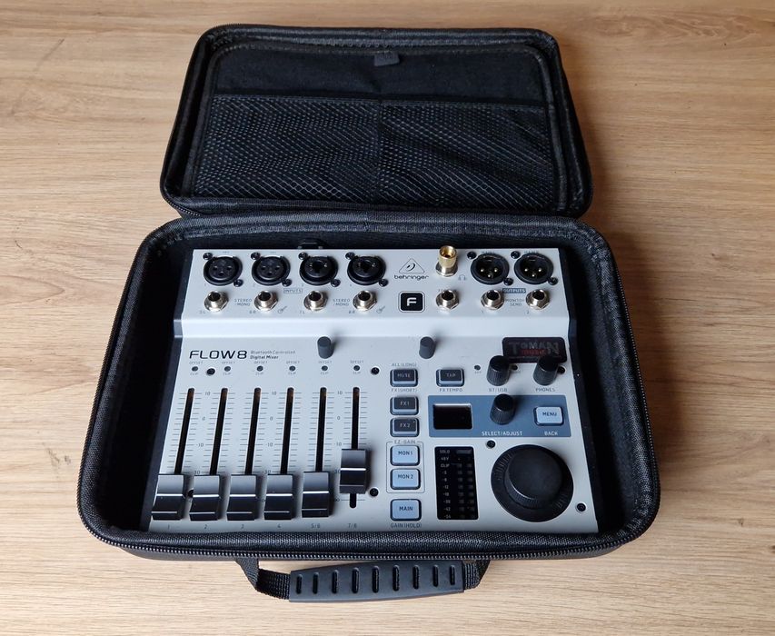 Behringer Flow8 mikser cyfrowy + case / mały mikser / mackie presonus