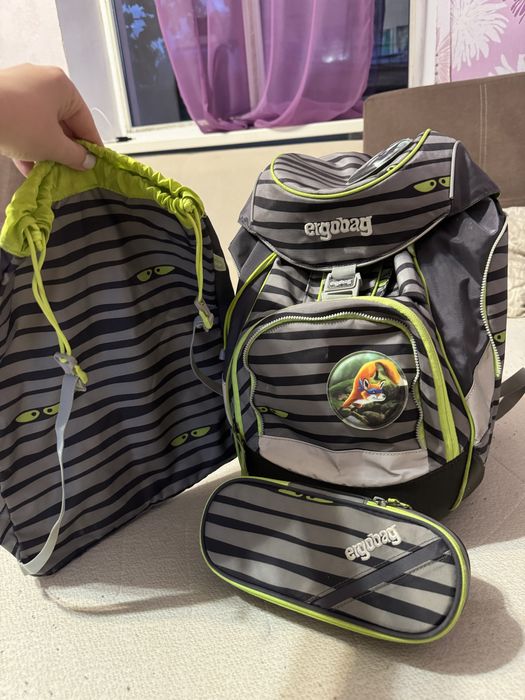 Шкільний рюкзак Ergobag з пеналом та сумкою для  взуття