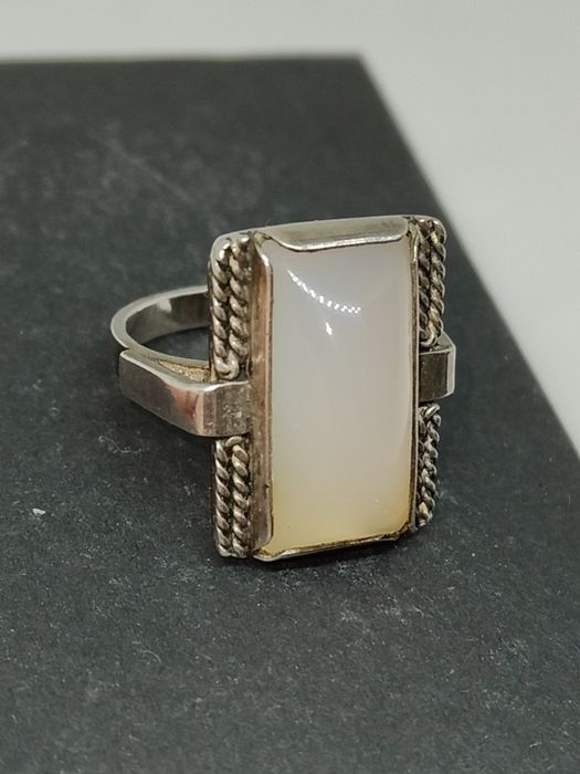 Pierścionek. Rytosztuka. Srebro