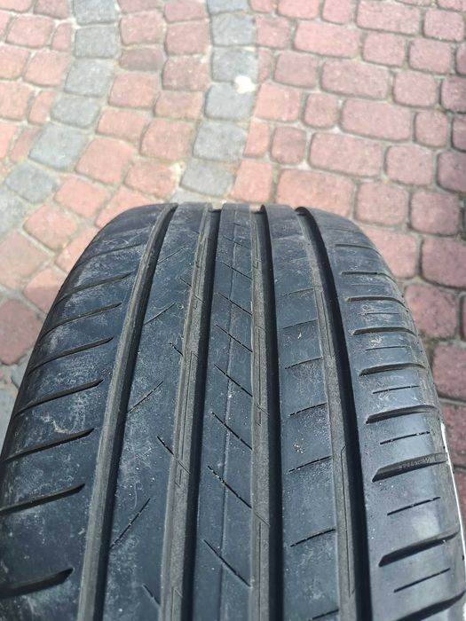 Sprzedaję dwie opony 225/45/R17.