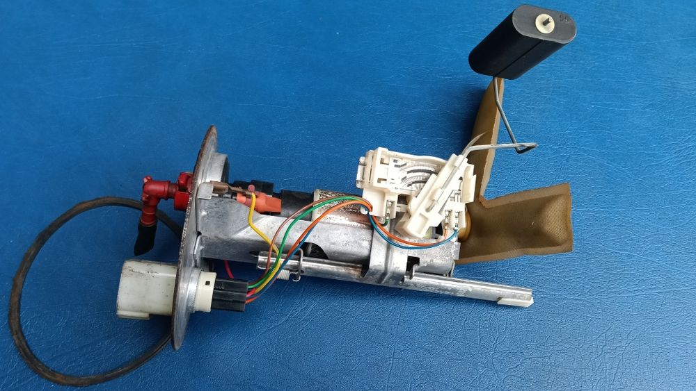 Форсунки  бензин Форд мондео мк1 мк2 мк3 Фокус бензонасос.