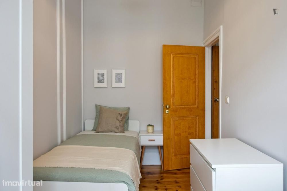 Quarto - localizado em Picoas Lisbon