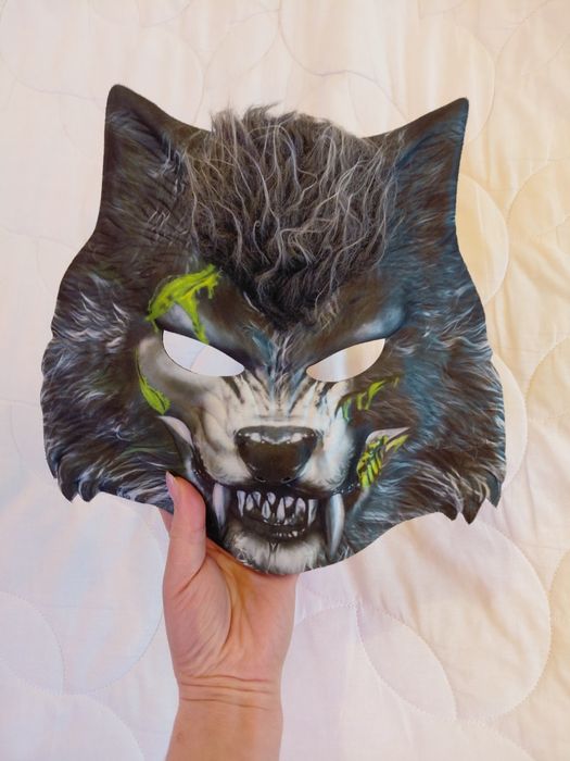 Маска вовка ідеальний стан