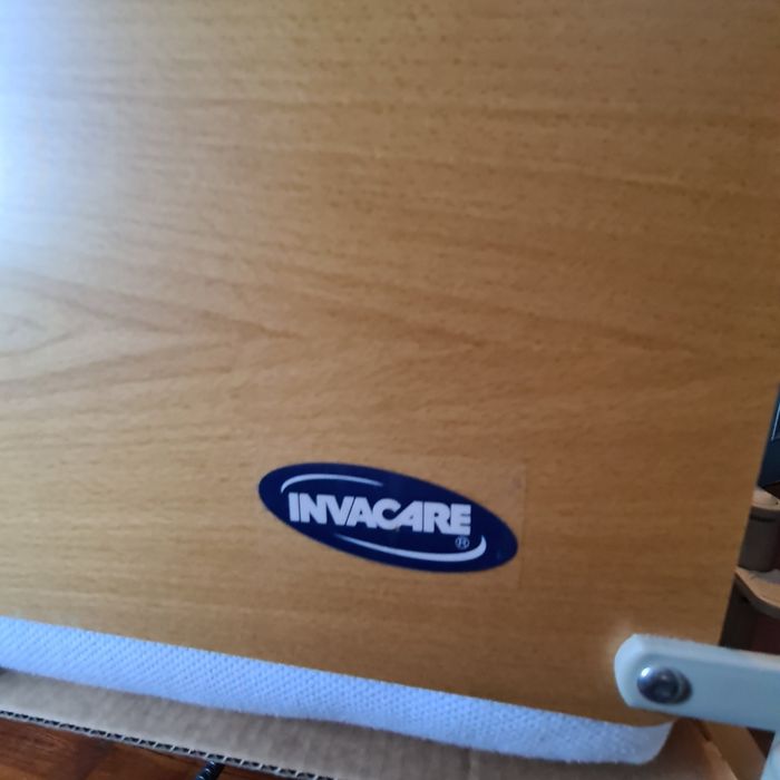 Cama Articulada Elétrica Invacare com Grades (Desmontada)