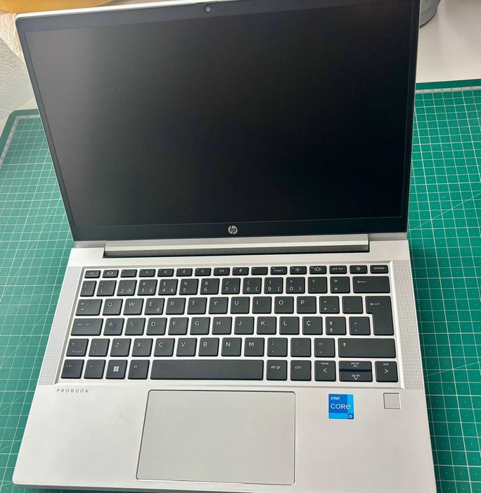 Portátil HP ProBook 430 G8