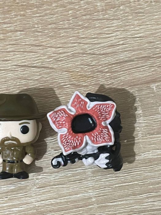 Продаю фігурки дивні дива