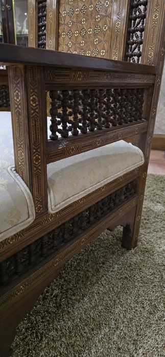 Espectaculares cadeirões Indo-Portugueses