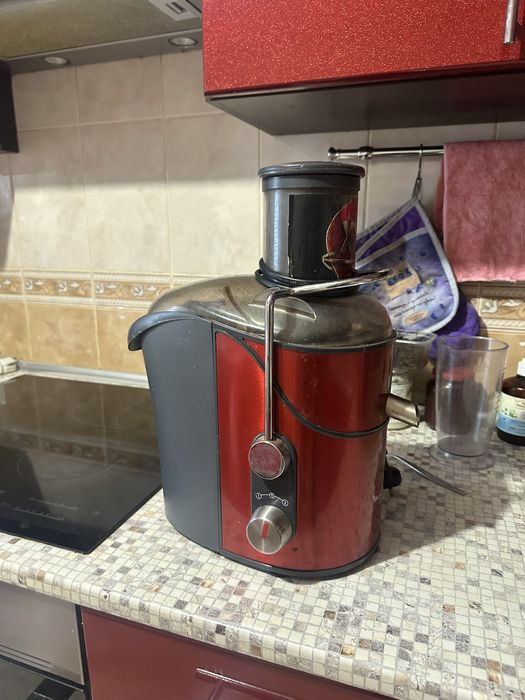 Соковижималка (соковичавниця) MOULINEX