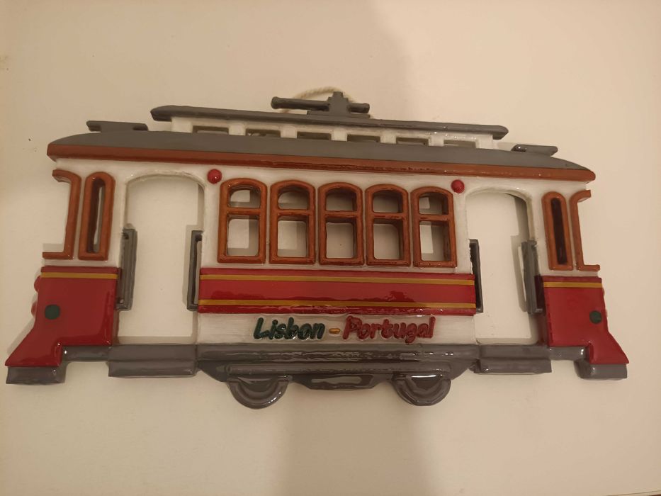 Funicular em Madeira e Resina – Artesanal