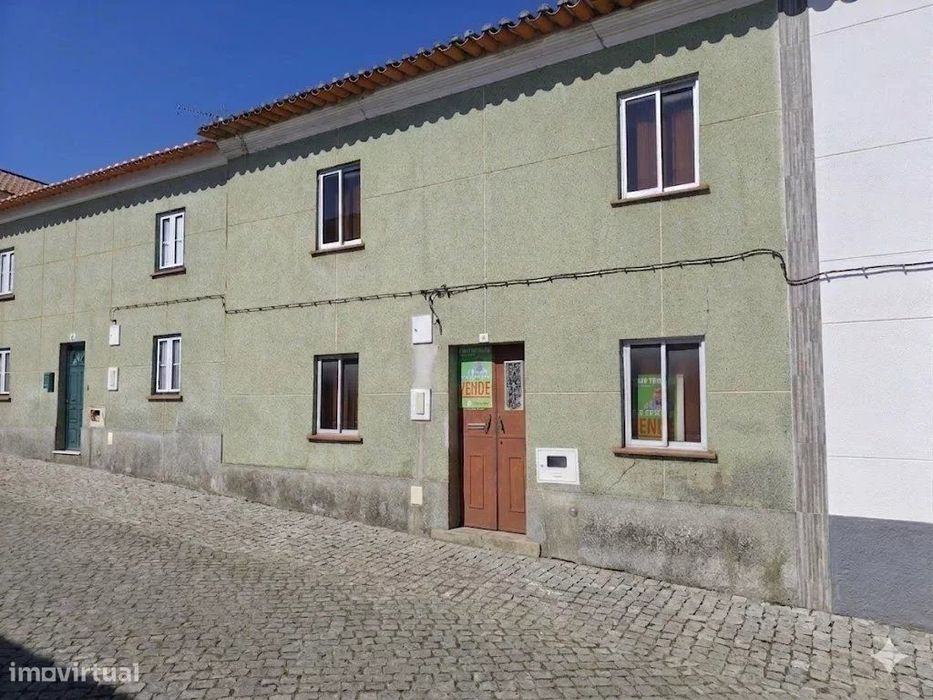 Casa T3 típica em Vale de Gaviões, Margem