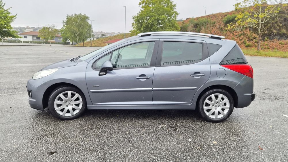 Peugeot 207 SW 1.6 HDI Sporting Tecto Panorâmico