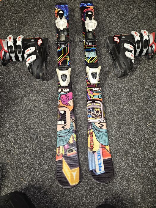 Wyprzedaz Odjazdowe narty Atomic Rascal okazja